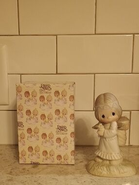 Vintage 1977 Jonathan & David Precious Moments Porcelain "His Burden Is Light"